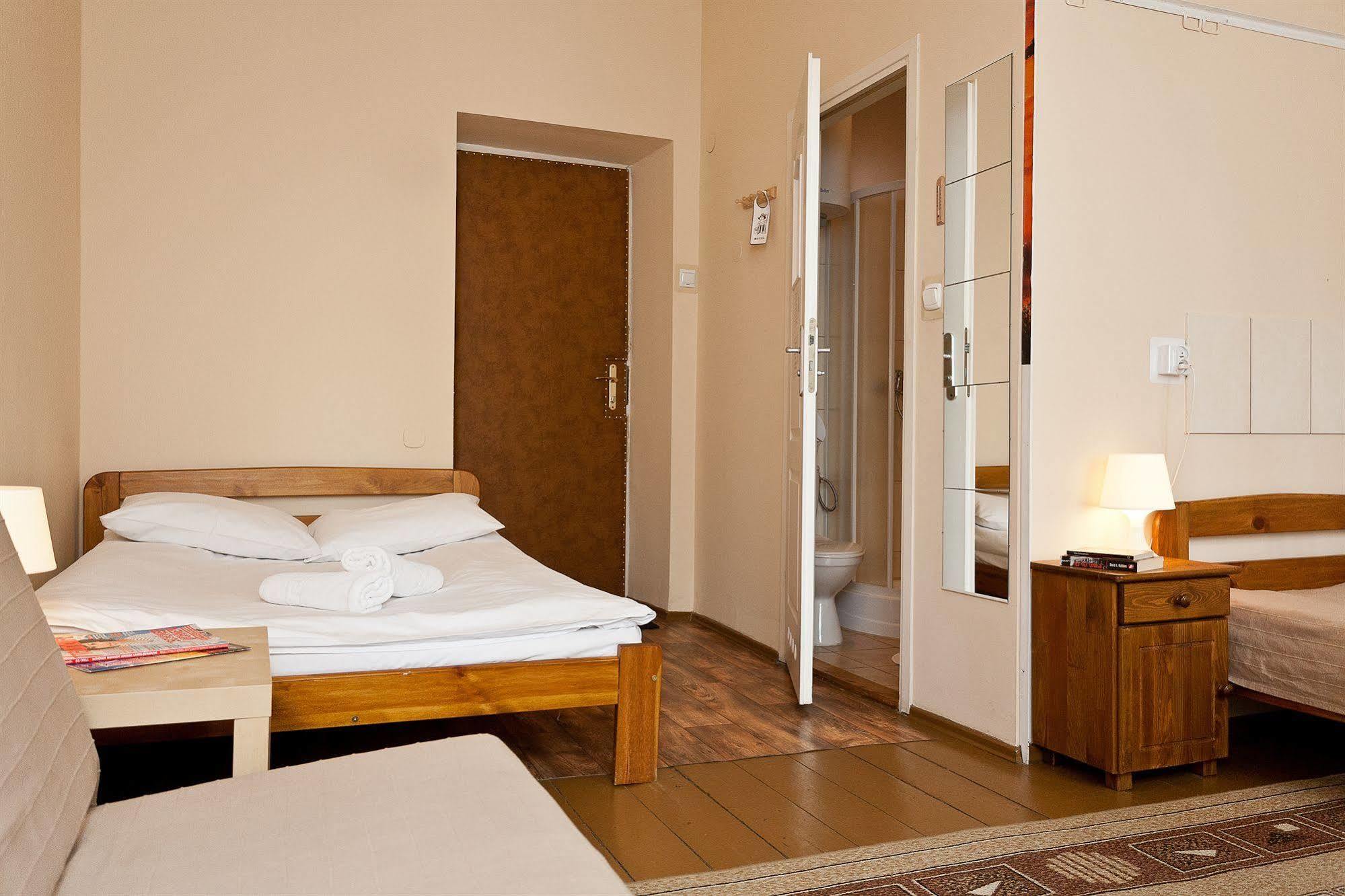 Enigma Hostel Krakow Ngoại thất bức ảnh