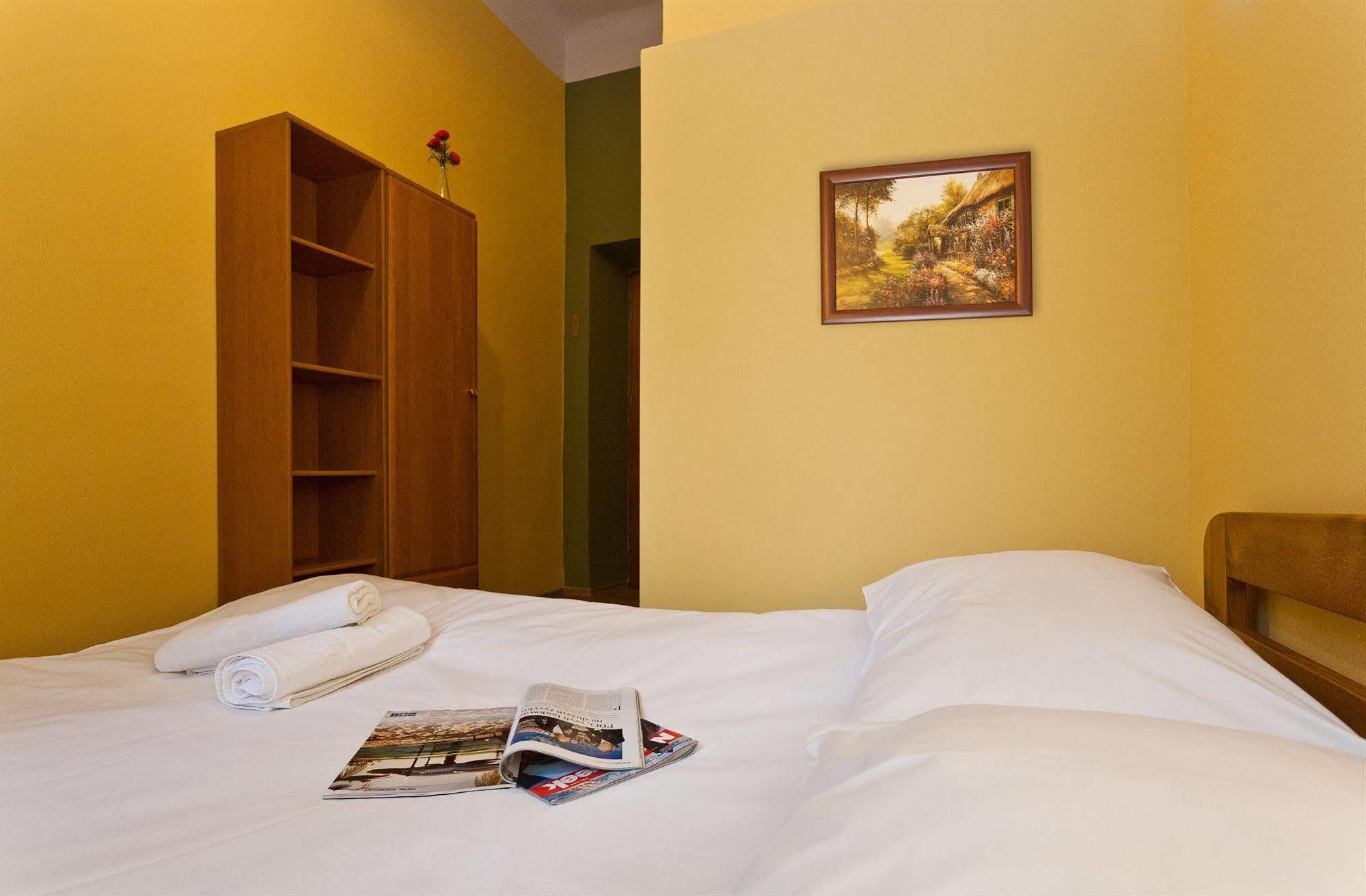 Enigma Hostel Krakow Ngoại thất bức ảnh